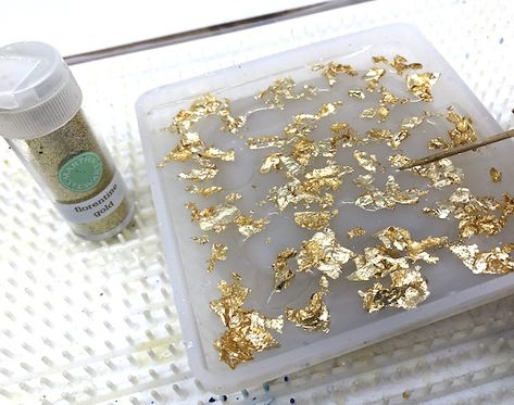 How to Make Resin Jewelry Dishes with Faux Gold Leaf Flakes - The Beading Gem's Journal Gold Leaf Resin Art, Make Resin Jewelry, How To Make Resin Jewelry, Faux Gold Leaf, Jewelry Dishes, Free Jewellery Making Tutorials, How To Make Resin, Gold Acrylic Paint, Epoxy Art