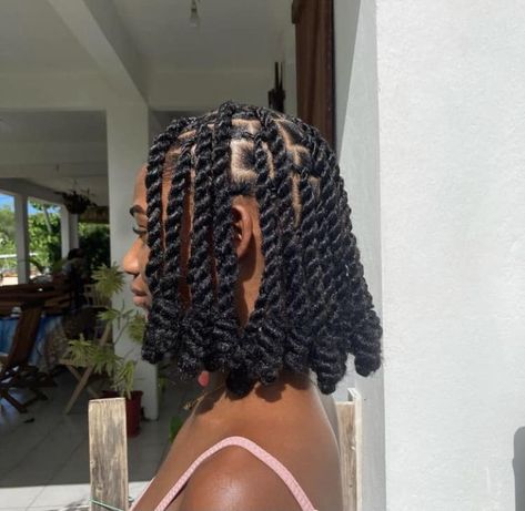 How to invisible locs, type of hair used & 30 invisible locs hairstyles Hairstyles Invisible Locs, Invisible Locs Hairstyles, Invisible Locs, Cornrows Braids For Black Women, Short Box Braids Hairstyles, Short Locs Hairstyles, Marley Hair, Faux Locs Hairstyles, Twist Braid Hairstyles