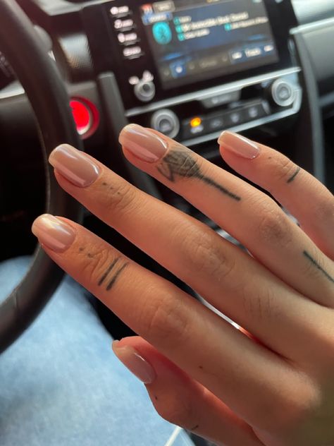 Hailey Bieber Nails Squoval, Squoval Biab Nails, Hailey Beiber Nails Trend Square, Daily Bieber Nails, Heily Bieber Nails 2023, Haily Biber Nailart, Bailey Bieber Nails, Haylie Bieber Nails, Haley Bieber Nails