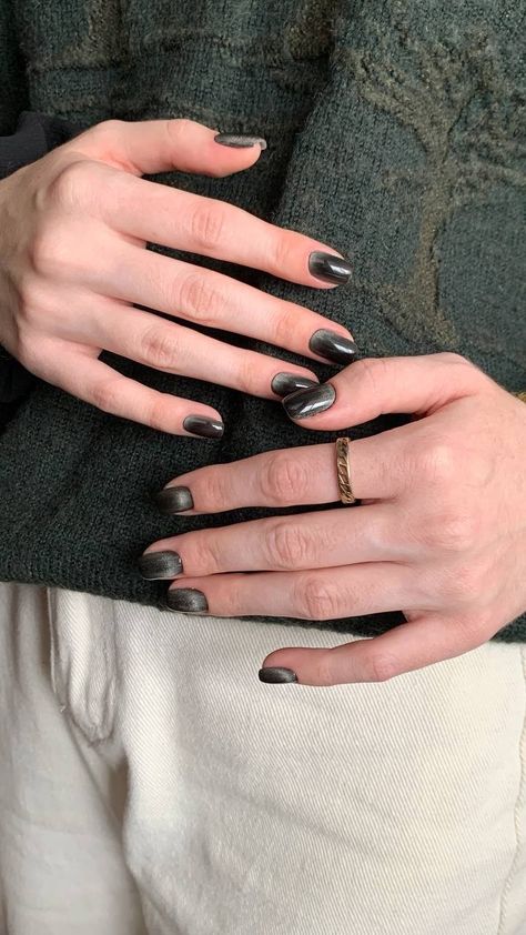 Black Nails Cat Eye Effect, Black Cat Eye Nail, Black Cateye Nails, Cat Eye Nails Black, Black Cat Eye Nails, Boyfriend Nails, Nails Ideas Black, Black Cat Eye, Eye Nails