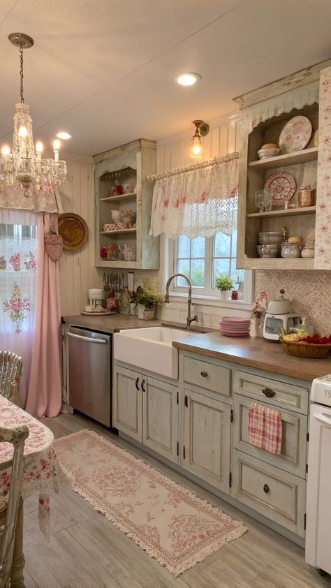 Vintage Modern Kitchen Shabby Chic Cottage Decor, Shabby Chic Cottage Kitchen, Shabby Chic Tiny House Interior, Vintage Cottage Kitchens Shabby Chic, New Kitchen Ideas Modern, Antique Style Apartment, How To Paint Shabby Chic Furniture Diy, White Vintage Kitchen Ideas, French Country Inspired Kitchen