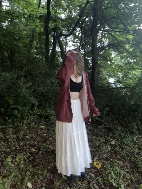 Izzy Skirt Outfit, Gloomy Outfit, Grunge Long Skirt, Gloomy Coquette Aesthetic, White Flowy Skirt Outfit, Gloomy Coquette Outfit, Fairy Grunge Skirt, Izzy Skirt, Grunge Girl Outfits