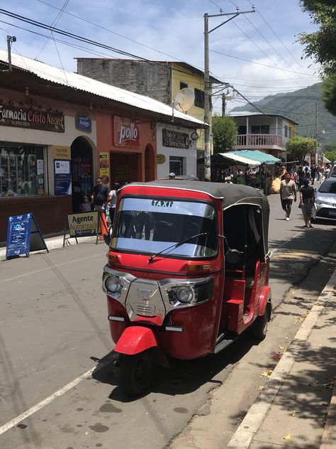 �¨Tuc Tuc¨ Juayua Salvador Culture, Guatemala Trip, Juayua, El Salvador Culture, Mexican Things, Latino Culture, Guatemala Travel, Tikal, Central American