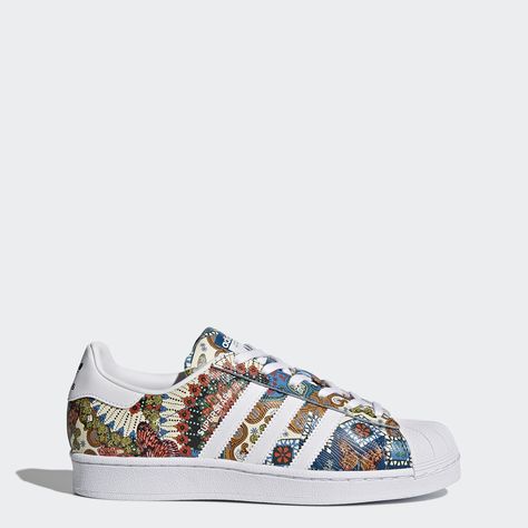 Custom Adidas Superstar, Adidas Superstar Outfit, Custom Adidas, Comfortable Mens Shoes, Adidas Shoes Superstar, Superstars Shoes, Adidas Shoes Women, Adidas Originals Superstar, Adidas Fashion