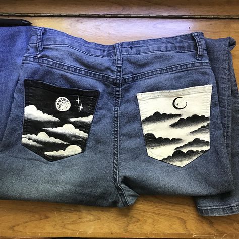 #paintedjeans Jeans Pocket Painting Ideas, Diy Jeans Paint Aesthetic, Ideas Para Pintar Jeans, Jean Pocket Designs Painting, Denim Short Painting Ideas, Upcycling Fashion, Diy Jeans, Painted Clothes Diy, Denim Art