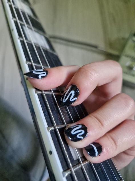 Arctic Monkeys Nails, Monkey Nails, Rockstar Gf, Artic Monkeys, Arctic Monkeys, Monkeys, Short Nails, Nail Ideas, Guitar