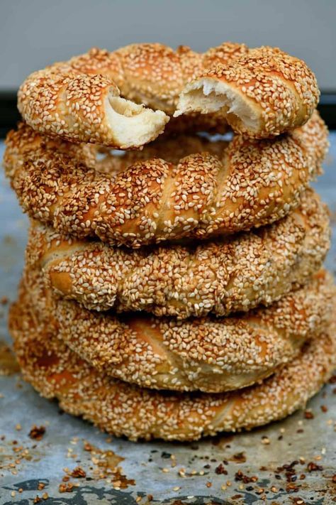 How to make simit (aka Turkish Bagel) at home with just 6 ingredients (vegan) - a delicious, sesame-crusted Turkish bread recipe perfect for a breakfast spread, sandwich, or snack! #Hot&ToastySandwichDelights Turkish Bread Recipe, Turkish Bagel, Make Bagels, How To Make Bagels, Turkish Bread, Breakfast Spread, Grocery List, Bagels, Food App