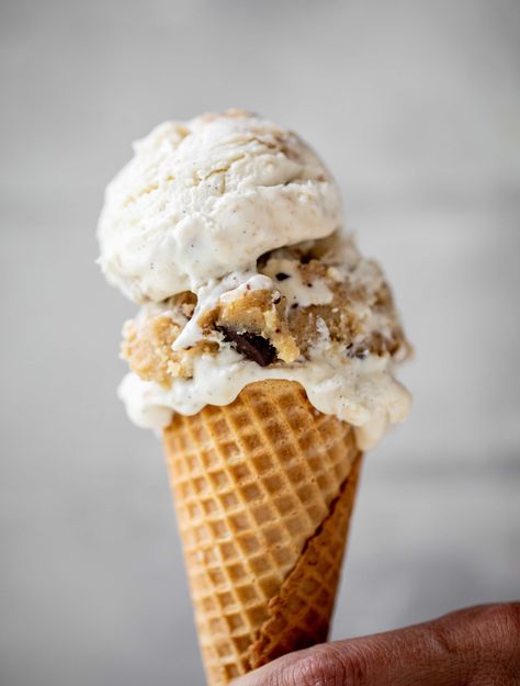 No Churn Salted Chocolate Chip Cookie Dough Ice Cream. Salty Chocolate Chip Cookies, Chocolate Chip Cookie Dough Ice Cream, Easy Toffee, Salted Chocolate Chip Cookies, Oreo Ice Cream, Cookie Dough Ice Cream, Ice Cream Print, Edible Cookie Dough, Toffee Bits