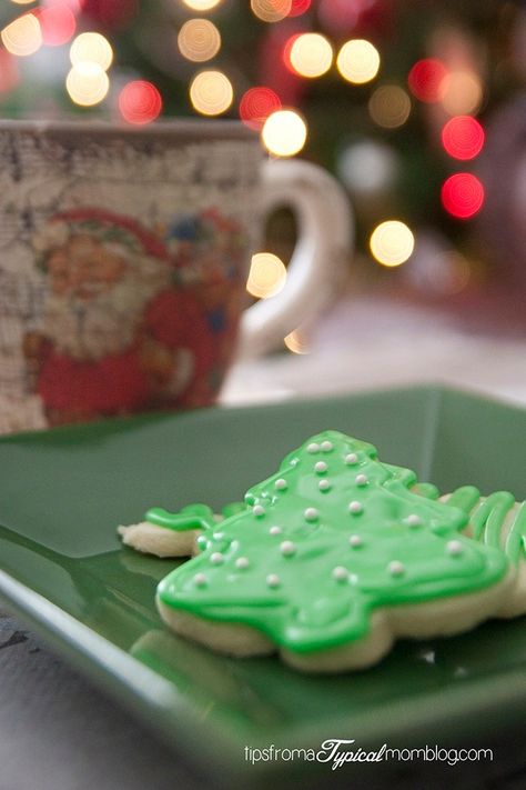 Royal Icing without meringue powder or eggs! This icing is the perfect recipe for cookies. It hardens and makes it possible to stack the cookies on a plate for gift giving. This recipe is also known as Decorator Icing. Get the recipe on the blog. #tipsfromamom #royalicing #decoratoricing #decoratingicing #christmasrecipe #cookies #cookierecipe Royal Icing Recipe Without Meringue Powder, Royal Icing Recipe With Egg Whites, Easy Royal Icing, Royal Icing Cookies Recipe, Easy Royal Icing Recipe, Crockpot Hot Chocolate, Cookies Wedding, Icing Recipes, Owl Cookies