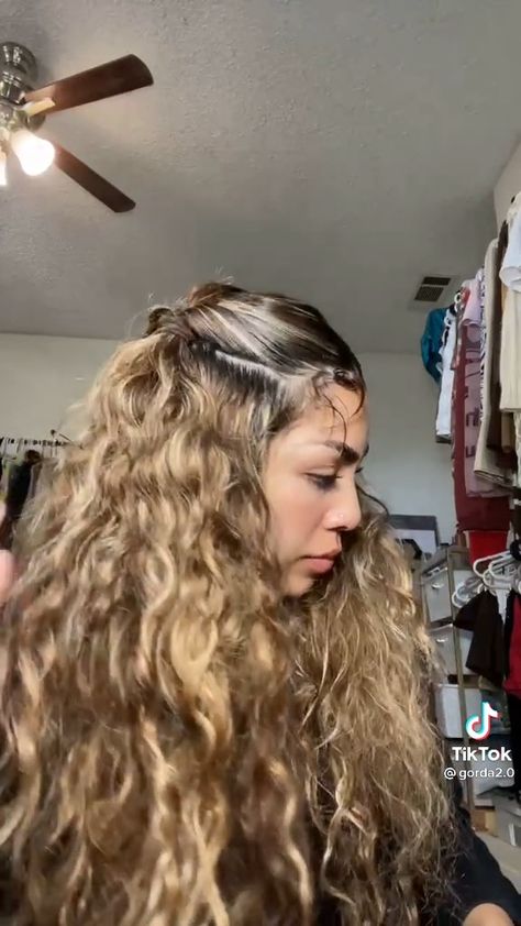 curls | curly hairstyle | hairstyle | curly hair | wavy hair | hair inspo | hairstyle ideas | curly hairstyle tutorial Curly Hairstyle Tutorial, Curly Hair Wavy, Hairstyle Curly, Mixed Curly Hair, Hairstyle Hairstyle, Curly Hair Videos, Hairstyle Tutorials, Hairstyle Inspo, Curly Hair Styles Easy