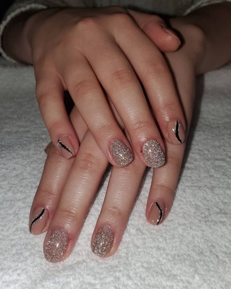 Flash Gel Nail Designs, Flash Nails Design, Flash Glitter Nail, Glitter New Years Nails, Flash Gel Nail, Flash Nails, New Years Nails, New Year's Nails, Gel Nail Designs