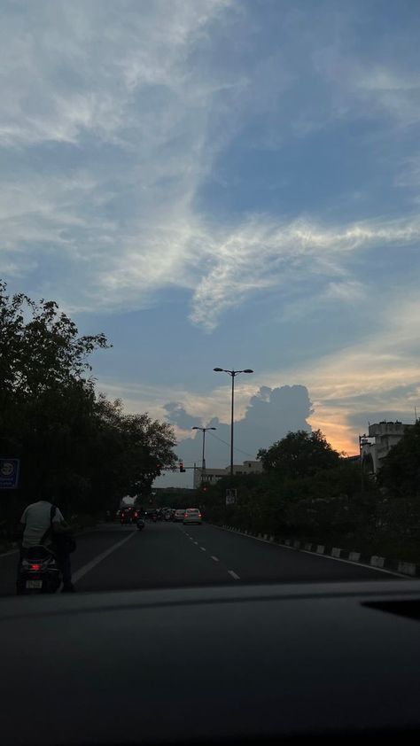 India Sky Pictures, Clouds Natural Pics, Aesthetic Sky Pictures India, Delhi Sky Aesthetic, Evening View Aesthetic, Aesthetic Sky Pics For Instagram, Evening Asthetic Snap, Real Sky Pics Aesthetic, Evening Asthetic Picture