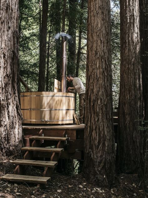 Photo 10 of 19 in This DIY Couple Craft a Tiny Cabin in the Santa Cruz Mountains for Less Than $35K - Dwell Diy Couples Crafts, Building Designing, Mini Homes, Tree Deck, Diy Couple, Outdoor Tub, Santa Cruz Mountains, Forest Cabin, Tub Ideas