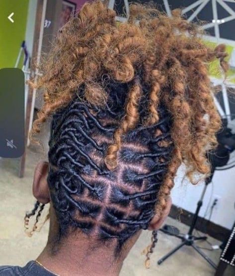 Palm Tree Dreads Hairstyle, Short Dread Styles, Short Dreadlocks Styles, Dreads Styles For Women, Locs Styles, Short Locs, Short Box Braids Hairstyles, Beautiful Dreadlocks, Short Locs Hairstyles