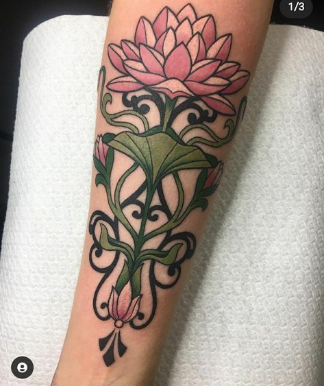 Deco Tattoo, Art Deco Tattoo, Art Nouveau Tattoo, American Traditional Tattoo Ideas, Traditional Tattoo Ideas, Nouveau Tattoo, Traditional Tattoo Designs, Art Nouveau Flowers, Botanical Tattoo