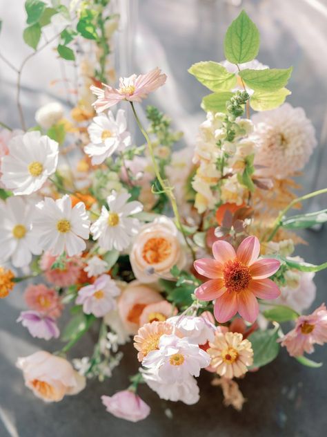 Summer Wedding Florals, Creative Centerpieces, Boho Wedding Flowers, Floral Chandelier, Bohemian Flowers, Flowers Bouquet Gift, Wedding Inspiration Summer, Orange Wedding, Peach Wedding