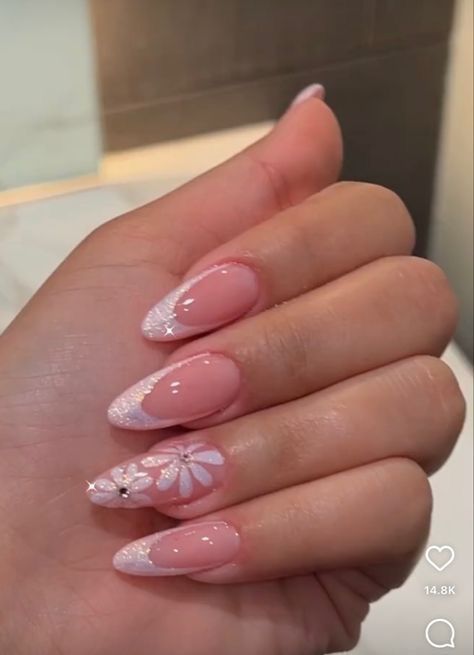 Cute Pink Nails Almond, Nail Inspo Almond Pink, Beachy Nails, Cute Pink Nails, Asian Nails, Simple Gel Nails, Work Nails, Classy Acrylic Nails, Almond Acrylic Nails