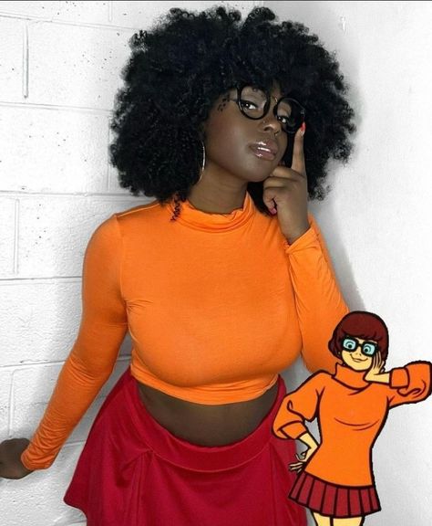 Black Velma, Scooby Doo Disfraz, Scooby Doo Cosplay, Scooby Doo Costumes, Black Cosplayers, Blk Women, Black Women Dress, Creepy Halloween Makeup, Trio Halloween Costumes