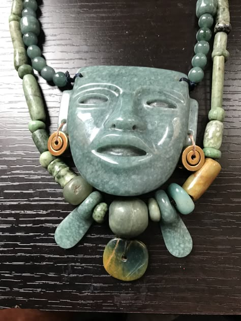 Pre-Columbian Jade Mesoamerican Jewelry, Mayan Jewelry, Ancient Artefacts, Ancient Jewels, Maya Art, Ancient Aztecs, Mayan Art, Ancient Jewellery, Mayan Culture