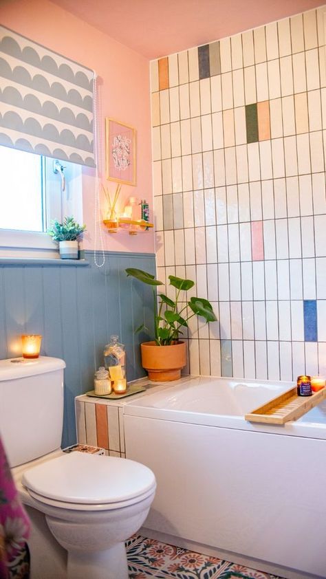 random horizontal colour pop tile layout with blue panelling and pink walls Small Bathroom Mural Ideas, Dopamine Decor Bathroom, Bathroom Colourful, Cheerful Bathroom, Colorful Bathroom Ideas, Blue Panelling, Tile Wall Design, Colourful Bathroom Ideas, Tiles Wall Design