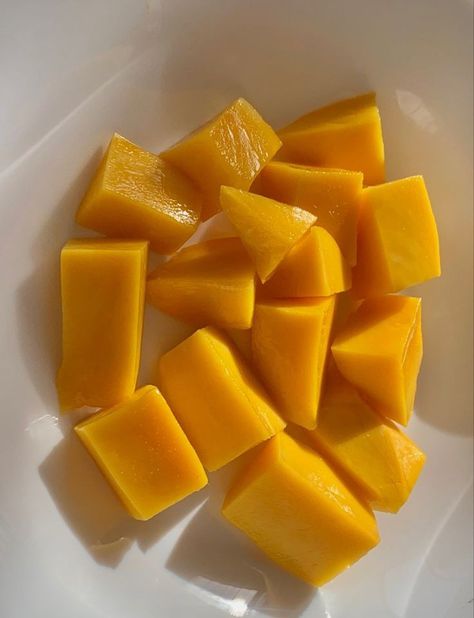 Mango Aesthetic, Yellow Mango, Homemade Recipe Books, Golden Moments, Juice Diet, Delicacy Food, Food Therapy, Food Fruit, Summer Tropical