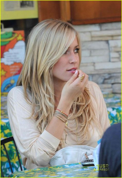 Kristin Cavallari Long Hair, Kristen Cavallari Haircut, Kristin Cavallari The Hills, Kristin Cavallari 2000s, Kristin Cavallari Hair, Kristen Cavallari, Going Blonde, Blonde Woman, Kristin Cavallari