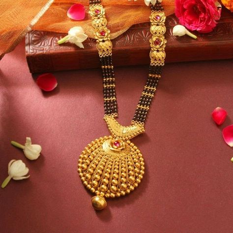 Mangalsutra Designs Gold, Manubhai Jewellers, Gold Jewelry Simple Necklace, Gold Mangalsutra Designs, Gold Mangalsutra, Long Pearl Necklaces, Mangalsutra Designs, Black Beaded Jewelry, Wedding Jewellery Collection