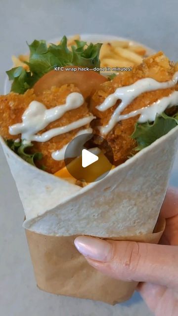 Barbara Bajon on Instagram: "Homemade KFC Chicken Wraps 😋
#chickenwrap #kfcchicken #delicious #homecooking #homemade #easyrecipe #chicken #lunchideas" Wrap Chicken, Kfc Chicken, Chicken Wrap, Healthy Lunches, Chicken Wraps, Chicken Dinner Recipes, Chicken Dinner, Healthy Lunch, Pita