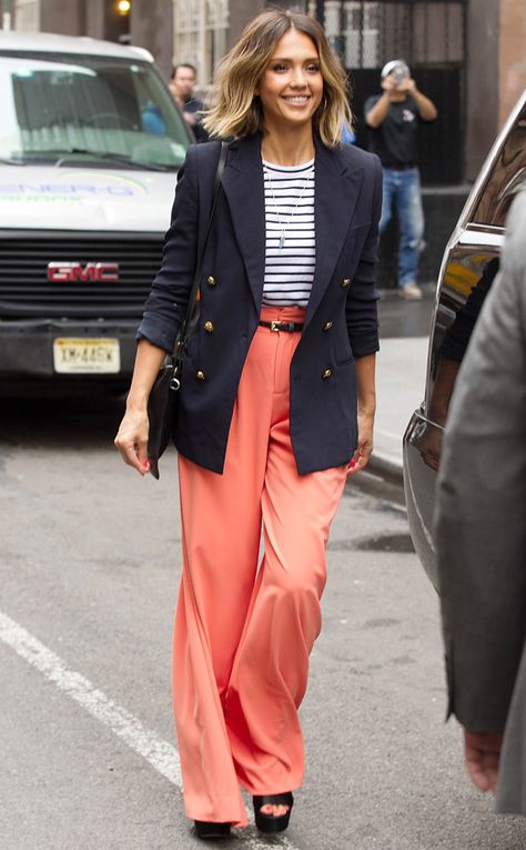 Trés chic, Jess! The actress nails this sailor-esque ensemble with a striped A.L.C. top, Alice + Olivia coral trousers and some platform Prada pumps. Jessica Alba Wide Leg Pants, Coral Trousers Outfit, Prada Pumps, Coral Pants, Jessica Alba Style, Striped Trousers, Orange Pants, Pink Trousers, Kate Bosworth