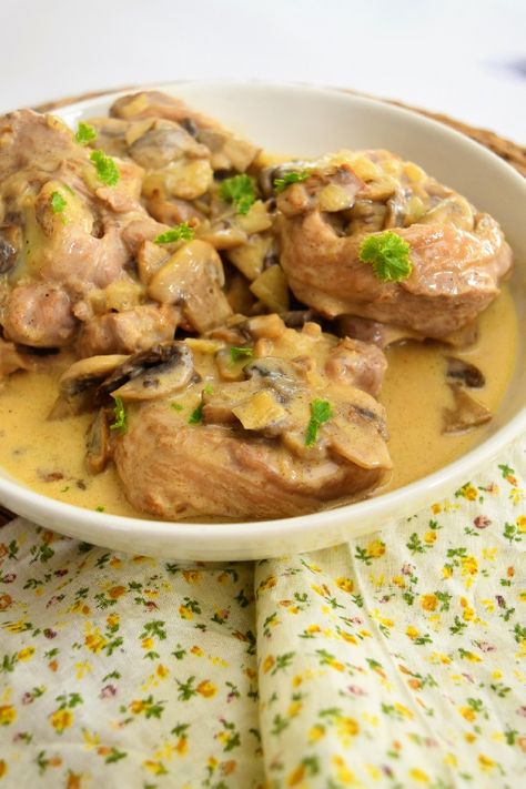 Osso buco de dinde à la crème et champignons - Cookeo Osso Buco Recipe, Osso Bucco, Cake Factory, Chicken Dishes Recipes, Batch Cooking, Wonton Soup, Chicken Dishes, Food Dishes, Potato Salad