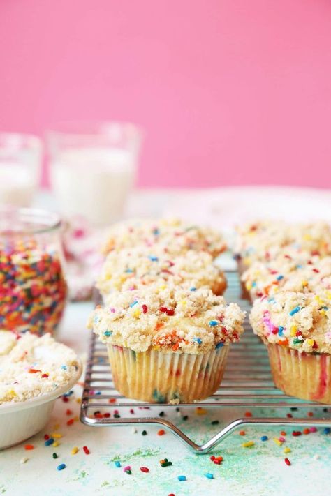 Birthday Coffee Cake, Funfetti Muffins, Muffin Board, Cupcakes With Sprinkles, 31 Birthday, Birthday Magic, Baking Journal, Coffee Cake Muffins, Cake Muffins