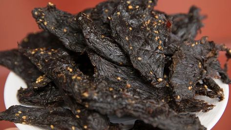 Keto Beef Jerky Recipe, Oven Jerky, Jerky Marinade, Teriyaki Beef Jerky, Best Beef Jerky, Venison Jerky, Homemade Beef Jerky, Bison Meat, Beef Jerky Recipes