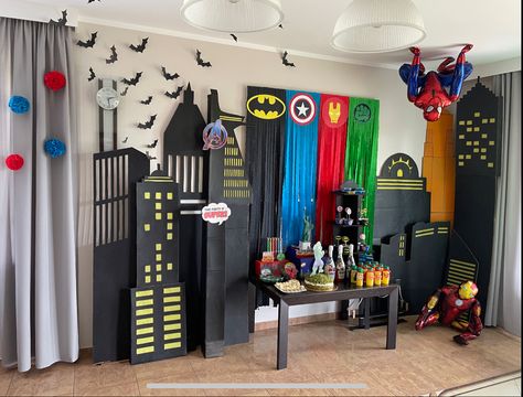 DIY Superheros Decoration 🦇 Superhero Backdrop Diy, Diy Superhero Decor, Superhero Decorations Diy, Superhero Diy, College Fest, Superhero Decor, Superhero Decorations, Superhero Theme Party, Super Hero Theme