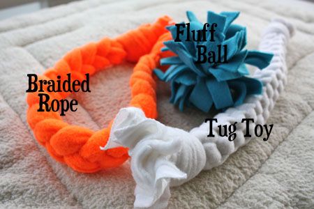 how to make a fleece dog tug toy.  Saw these at the houston dog show, may dog owners where using these in agility and flyball at the end of event to redirect the dogs attention. Diy Dog Toys Fleece, Puppy Ideas, Diy Pet Toys, Diy Dog Toys, Dogs Stuff, Doggie Treats, Toys Ideas, Pet Projects, Standard Poodles