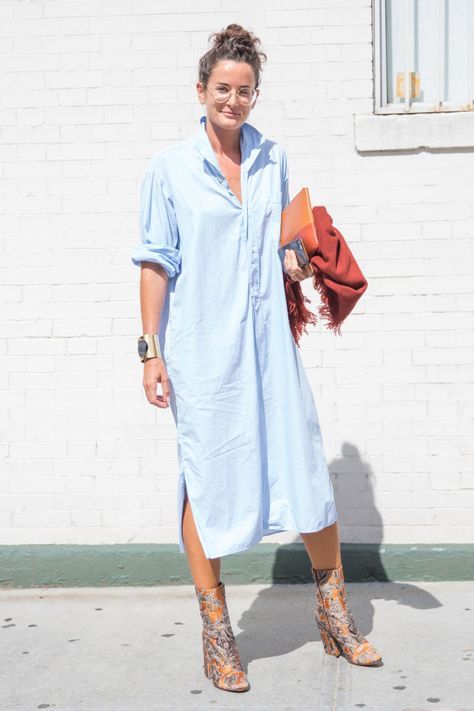 Lucy Chadwick, gallery director of Gavin Brown's Enterprise, at New York Fashion Week. Photo: KDV/Fashionista Mode Casual, Stil Inspiration, Long Shirt Dress, Street Style Looks, Street Chic, Mode Inspiration, Mode Style, Street Styles, Outfits Casuales