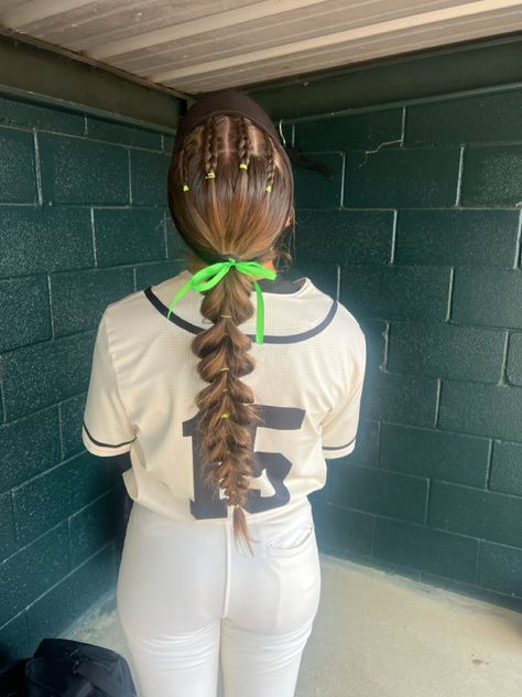 cute softball hair Gameday Hair Softball, Softball Hair Extensions, Softball Hairstyles With Ribbon, Softball Hair Ideas, Softball Hairstyles For Curly Hair, Softball Hair Styles, Softball Hairstyles For Short Hair, Softball Game Day Hair, Cute Softball Hairstyles