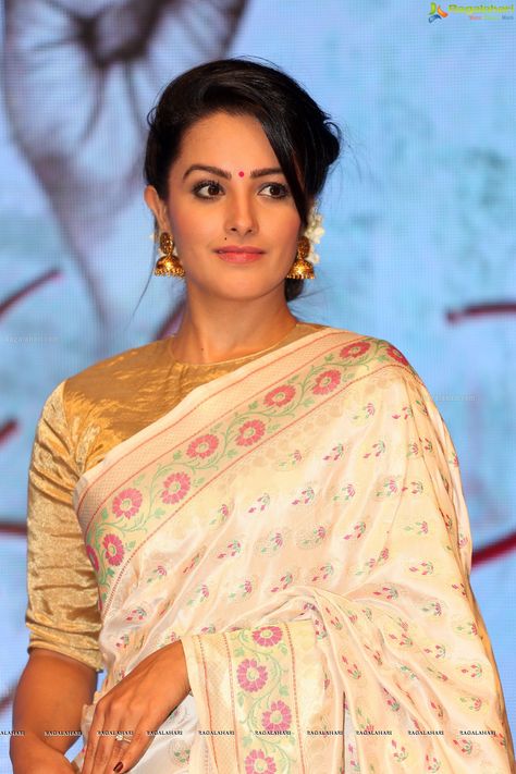 Anita Hassanandani (Posters) Image 42 | Tollywood Actress Posters,Images, Pics, Pictures, Photoshoot, Wallpapers Ye Hai Mohabbatein, Anita Hassanandani, Anu Sithara, Erica Fernandes, Fashion Sarees, Money Images, Indian Tv Actress, Saree Models, Indian Beauty Saree