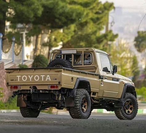 Land Cruiser Pick Up, Landcruiser 79 Series, Mobil Off Road, Toyota Cruiser, Land Cruiser 70 Series, Toyota Lc, Kombi Motorhome, American Pickup Trucks, Image Moto