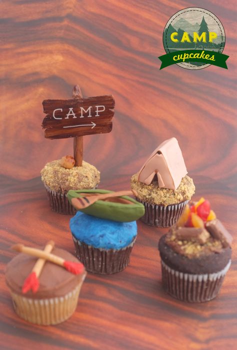 camp cupcakes // alanajonesmann.com Camp Cupcakes, Fire Cupcakes, Camping Cakes, Healthy Camping Food, Camping Theme Birthday, Camping Hacks Food, Camping 101, Camping Birthday Party, Cupcake Wars