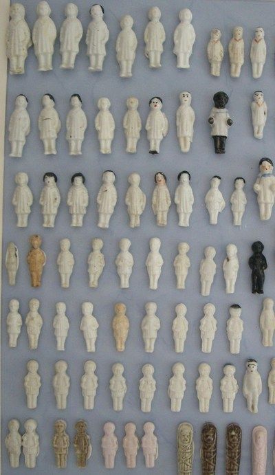 Marisa Ramirez, Frozen Charlotte, Disney Elsa, Small Dolls, Old Dolls, Bisque Doll, Doll Parts, Displaying Collections, Antique Dolls