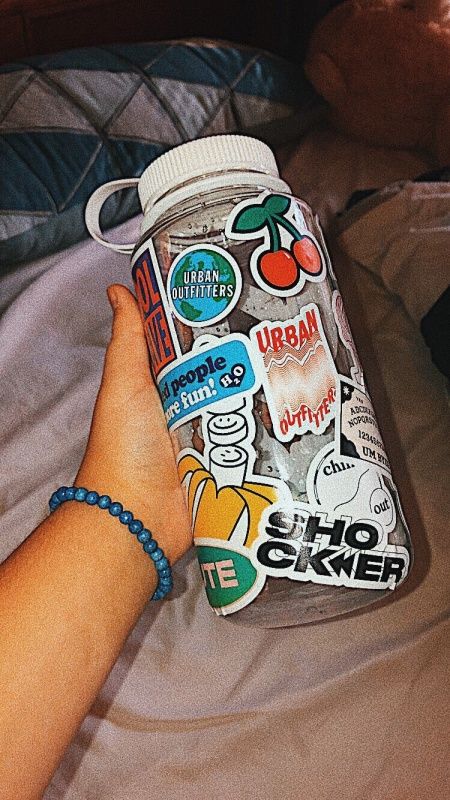 VSCO - chandlerstari Hydro Flask Water Bottle, School Prep, Cars Jeep, Preppy Stickers, Vsco Aesthetic, Flask Water Bottle, Cute Water Bottles, Cute Car Accessories, Photo Stickers