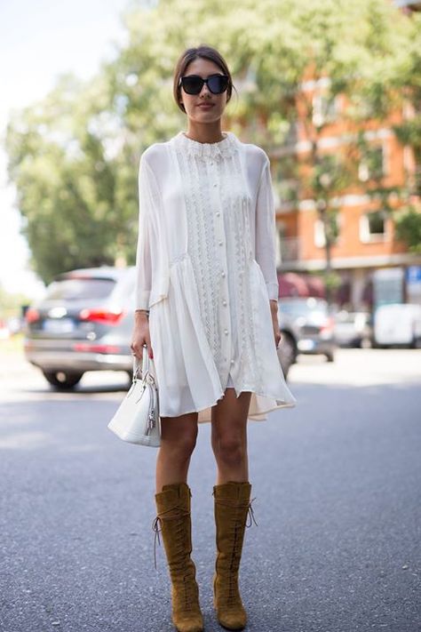 Boho Mode, Woman In White, Walking Down The Street, Bohemian Mode, Well Dressed Women, Vogue Australia, Looks Street Style, Modieuze Outfits, Mode Inspo