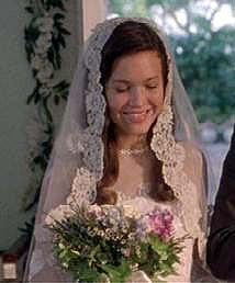 Veil - A Walk to Remember - want that veil for my wedding A Walk To Remember Wedding, Walk To Remember Wedding, 00s Movies, Remember Movie, A Walk To Remember, Mantilla Veil, Chick Flicks, Mandy Moore, Wedding Clothes