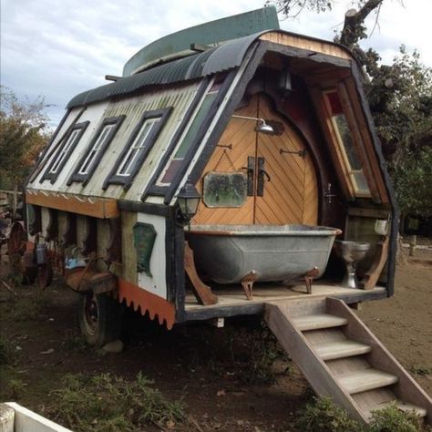 Trailer Porch, Sheep Wagon, Be Smart, Tiny House Cabin, Tiny House Living, Tiny House On Wheels, Tiny House Plans, Vw Beetle, Bath House