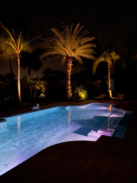 Nighttime Pool Aesthetic, Pools At Night With Lights, Late Night Swim Aesthetic, Liquid Aesthetic, Bath Vibes, Pool Styles, Pool Party Floats, Skimmer Pool, Swim Aesthetic