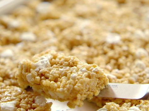 Brown Butter Rice Krispie Treats Pioneer Woman, Brown Butter Rice, Crispy Treats Recipe, Trisha Yearwood Recipes, Sweet Bars, Square Recipes, Butter Rice, Rice Crispy Treats, Ree Drummond