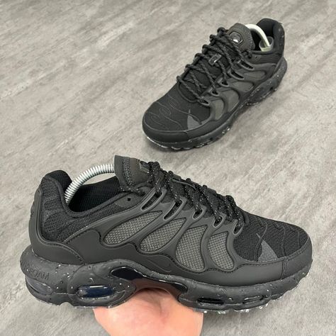 Cargo Pants Outfit Men, Pants Outfit Men, All Nike Shoes, Shoe Wishlist, Cargo Pants Outfit, Hype Shoes, Aesthetic Shoes, Nike Air Max Plus, Air Max Plus