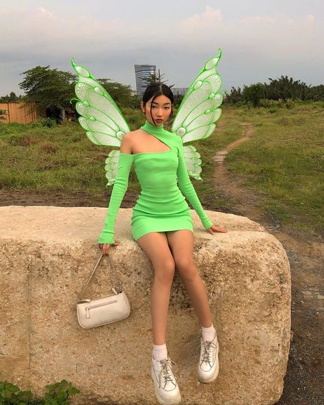 Ur friendly neighborhood fairy 🧚‍♂️ Halloween Costume Teenage Girl, Badass Halloween Costumes, Fairy Halloween Costumes, Best Friend Halloween Costumes, Halloween Coustumes, Halloween Costumes For 3, Black Halloween Dress, Costumes For Teens, Trendy Halloween Costumes