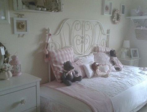 Pink Dot, Dark Paradise, Pretty Room, Dreamy Room, Room Makeover Inspiration, House Room, Pretty House, Room Aesthetic, Dream Bedroom