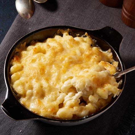 Old Fashioned Macaroni and Cheese Old Fashioned Macaroni And Cheese, Southern Mac And Cheese, Cheddar Mac And Cheese, Macaroni And Cheese Recipe, Making Mac And Cheese, Bacon Potato Salad, Macaroni N Cheese Recipe, Mac And Cheese Recipe, Small Pasta